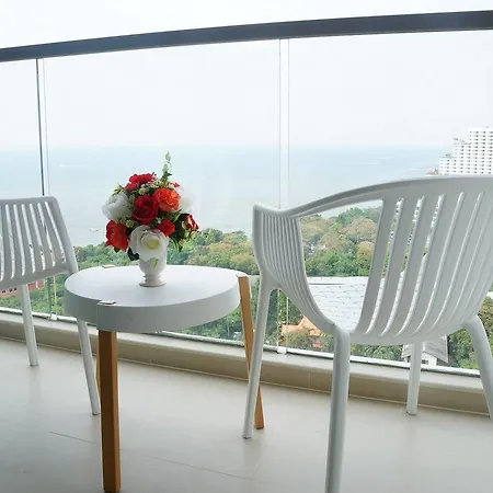 The Peak Towers Pattaya Apartment Exterior photo