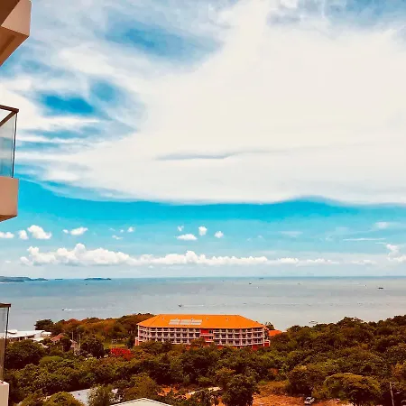 The Peak Towers Pattaya Apartment Exterior photo