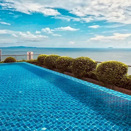 The Peak Towers Pattaya Apartment Exterior photo