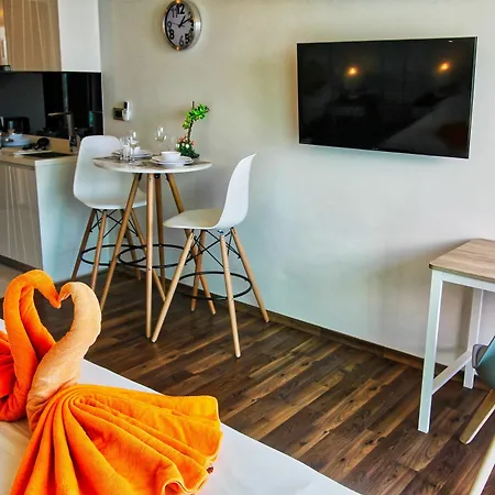 The Peak Towers Pattaya Apartment Exterior photo
