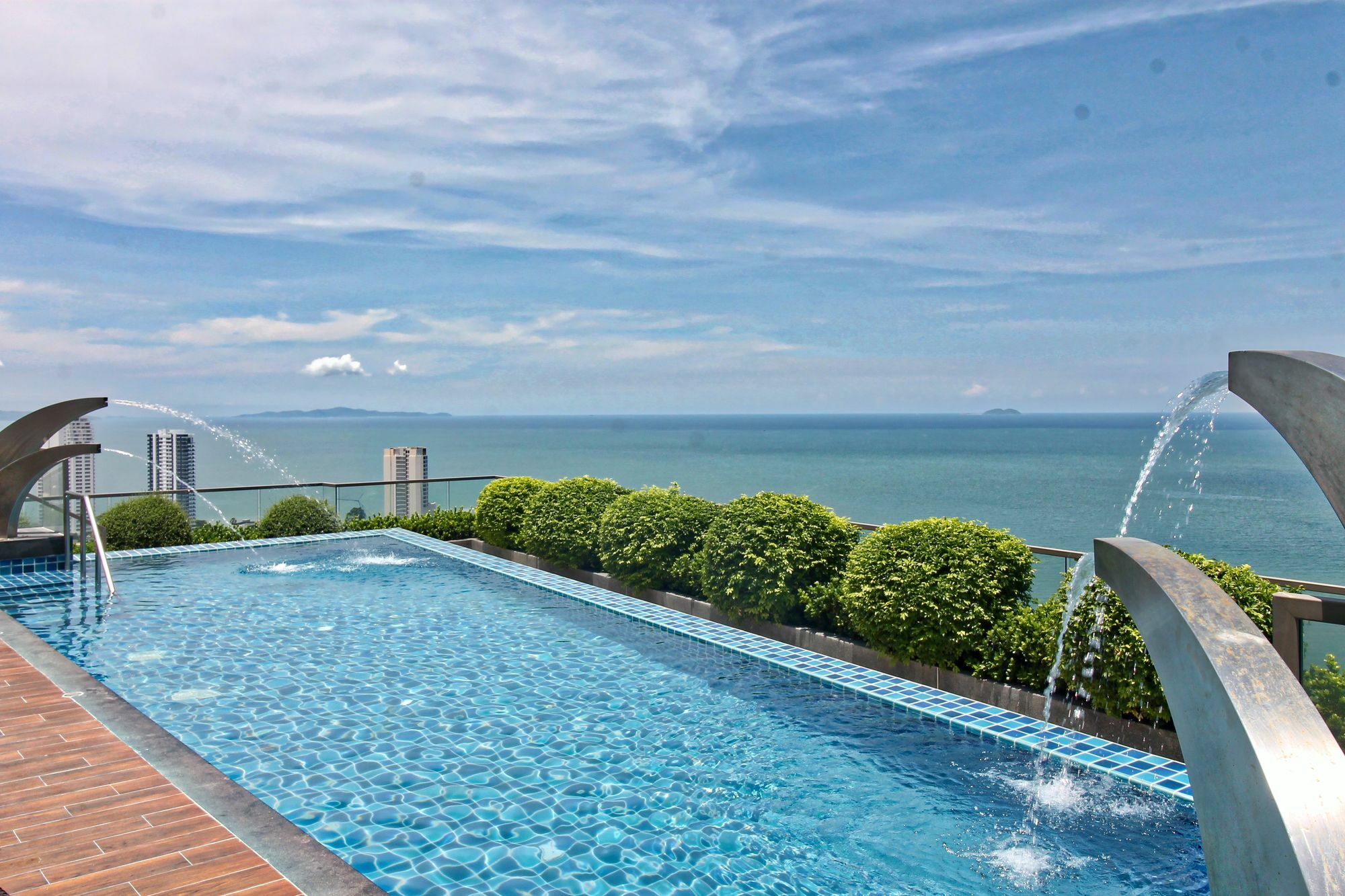 Apartment The Peak Towers Pattaya