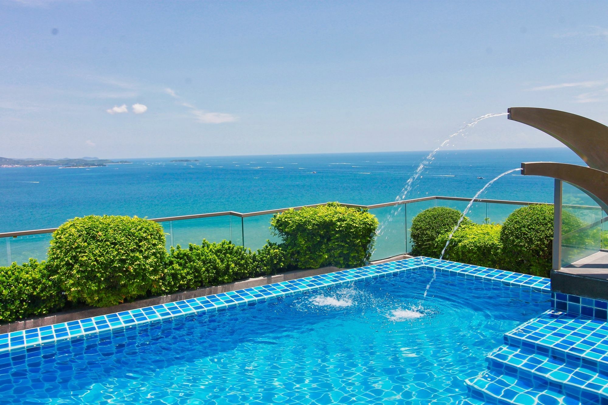 Apartment The Peak Towers Pattaya